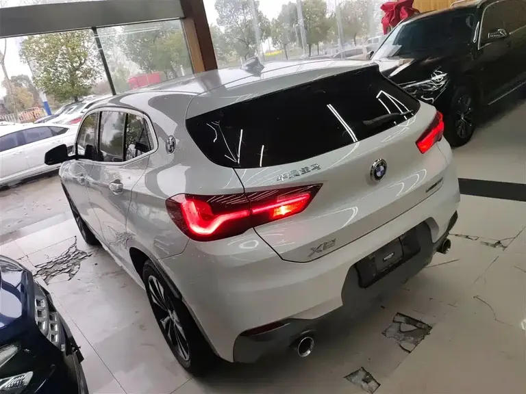 BMW X2 sDrive25 i M Offroad Package