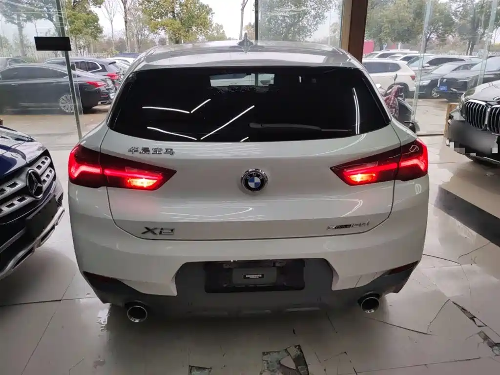 BMW X2 sDrive25 i M Offroad Package