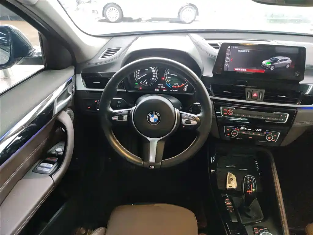 BMW X2 sDrive25 i M Offroad Package