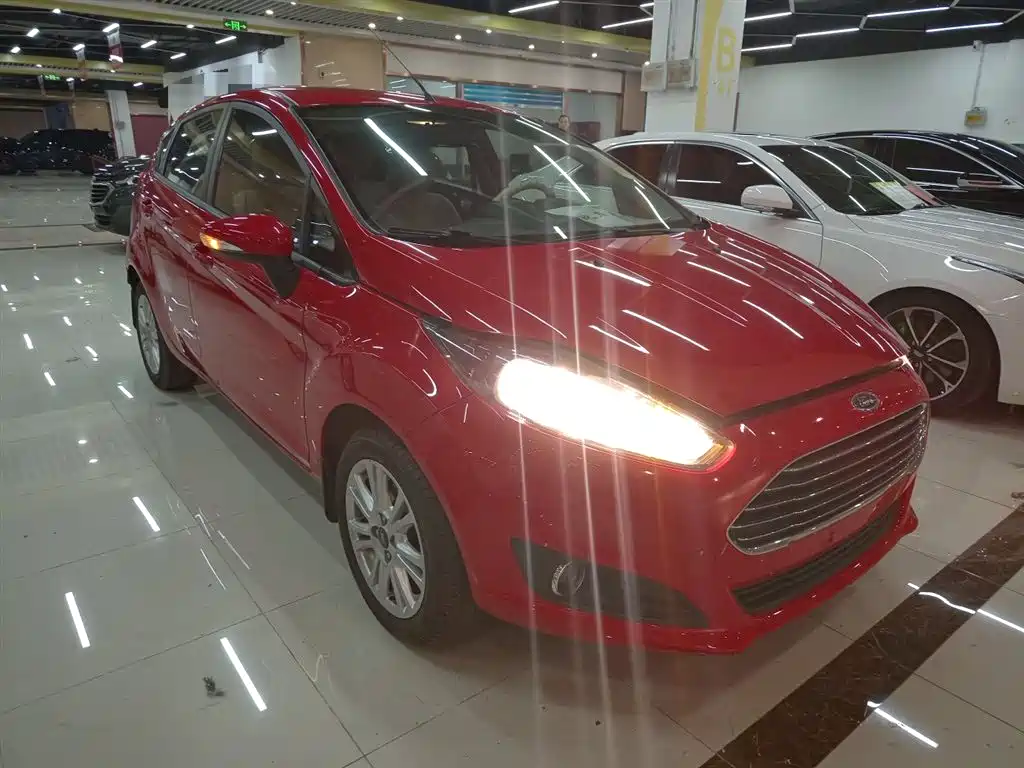 Fiesta Hatchback 1.5 L Auto Fashion