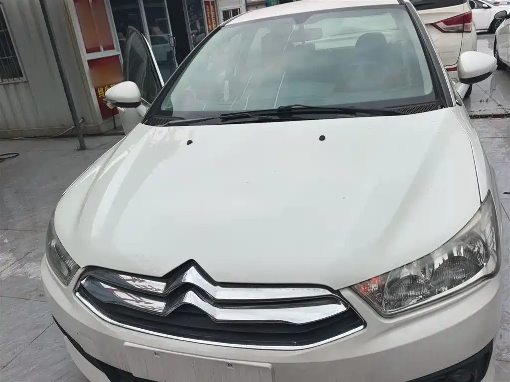 C-Quatre Sedan 1.6 L Auto Fashionable