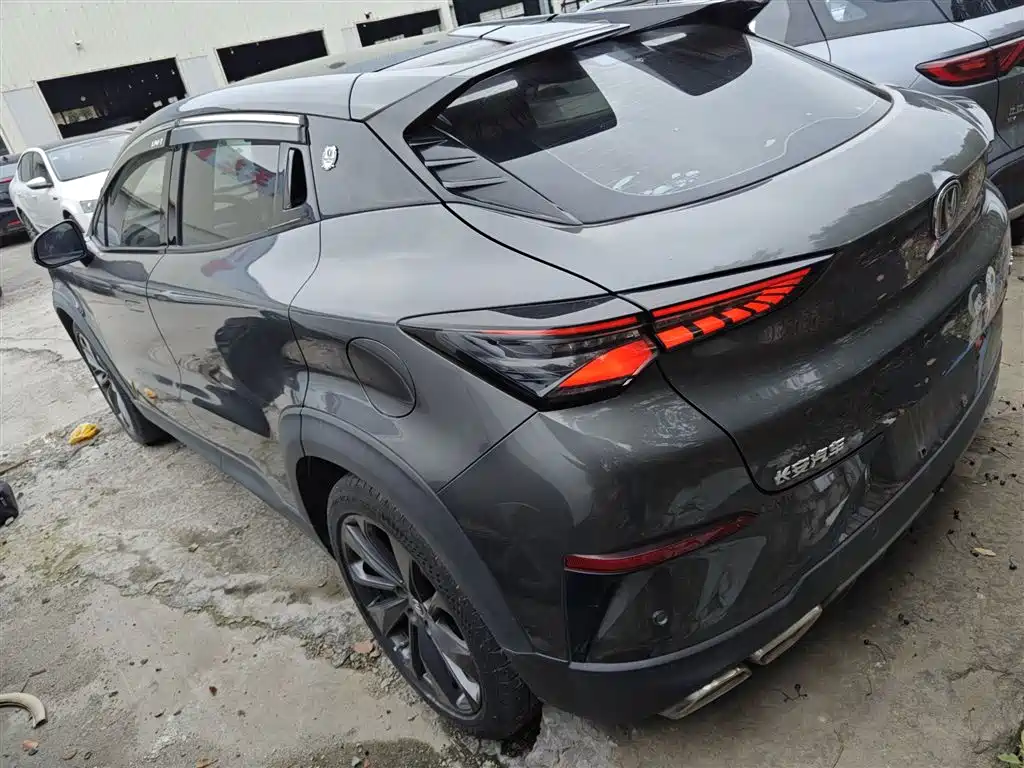 Changan UNI-T 1.5 T Distinguished