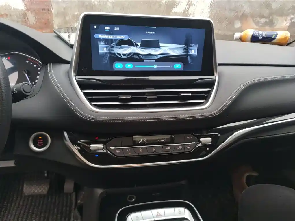 Maxus G20 大通G20 2023款 改款 PLUS 2.0 T 汽油自动豪华版