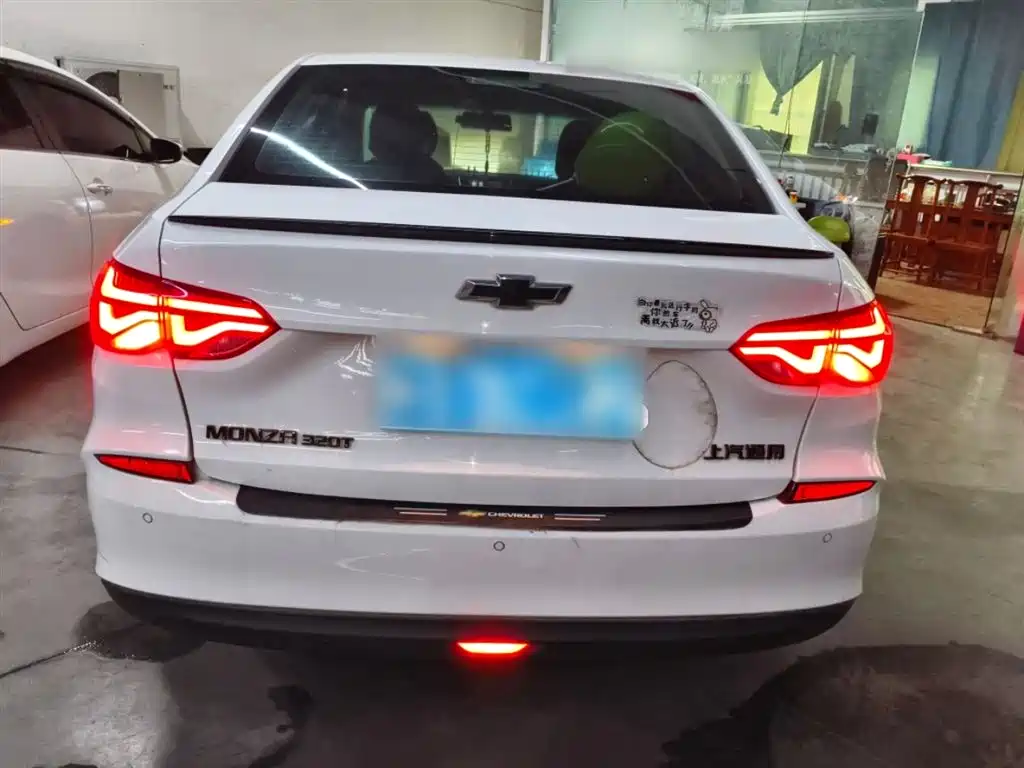 Monza Mild Hybrid Redline 320 T DCT Brisk
