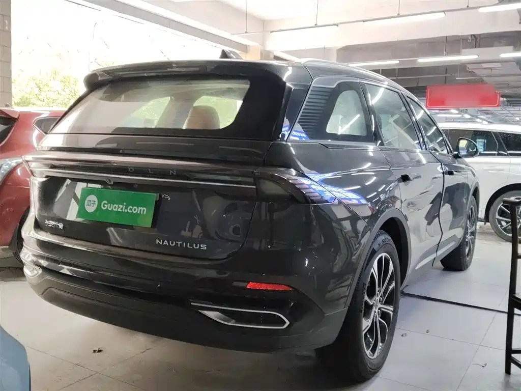 Nautilus 2.0 T 4 WD Comfort Supreme