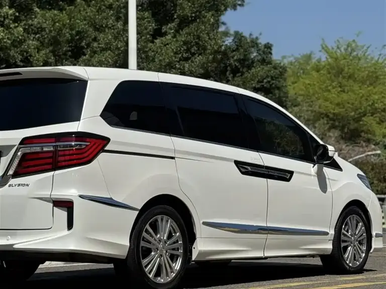 Honda Elysion 2.4 L Luxury