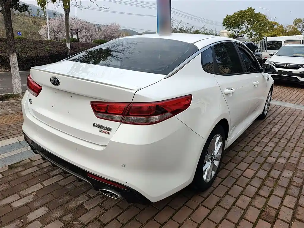 Kia K5 起亚K5 2016款 1.6 T 自动GLS