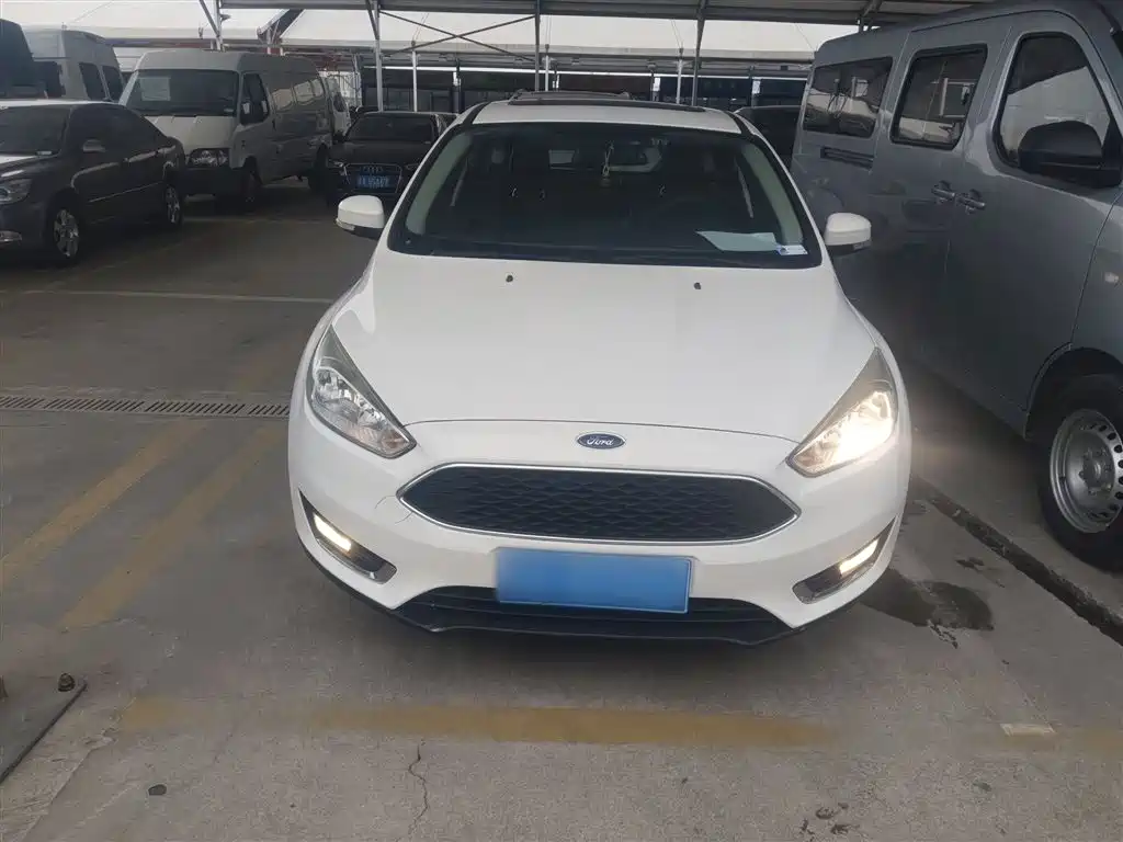 Focus Hatchback EcoBoost 180 Auto Elite