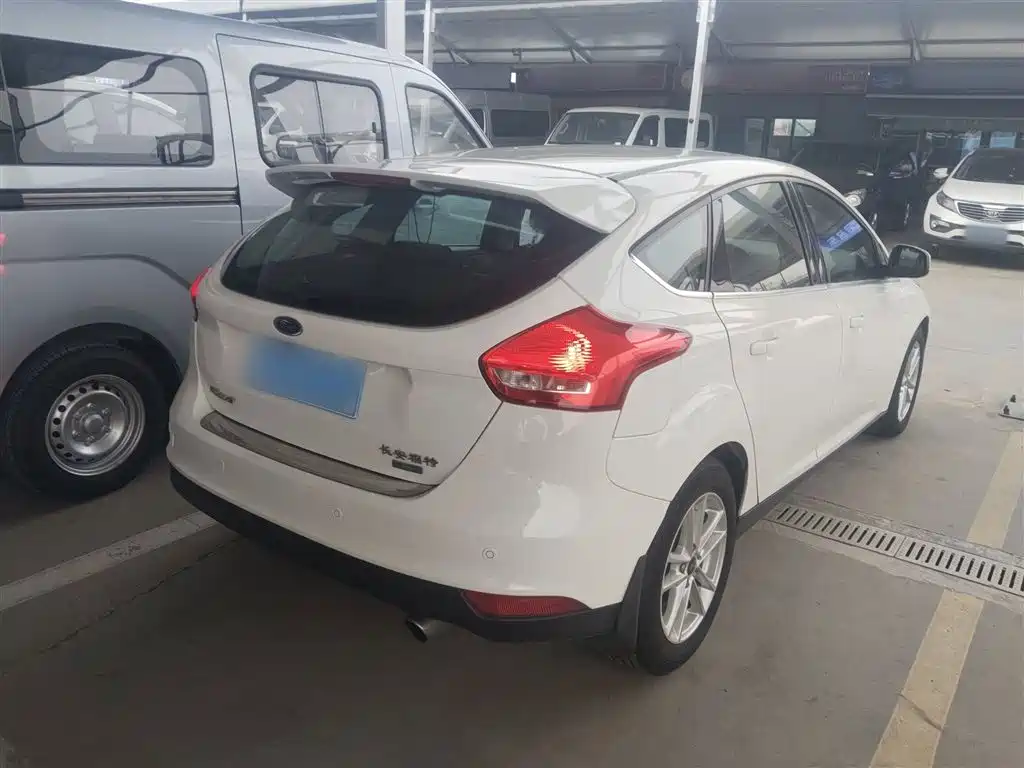 Focus Hatchback EcoBoost 180 Auto Elite