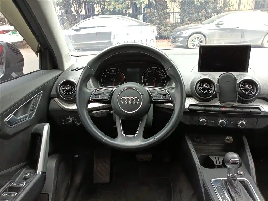 Audi Q2 L 35 TFSI Progressive Dynamic