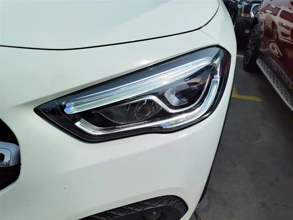 Mercedes-Benz GLA GLA 200