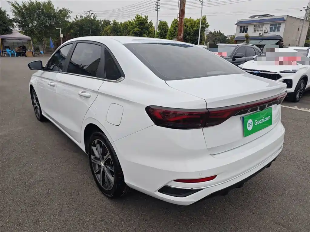 Emgrand 4 th Gen 1.5 L CVT Distinguished