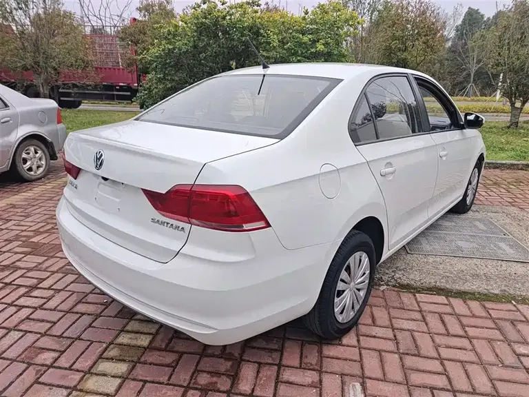Volkswagen Santana 1.5 L Auto Style CN-VI
