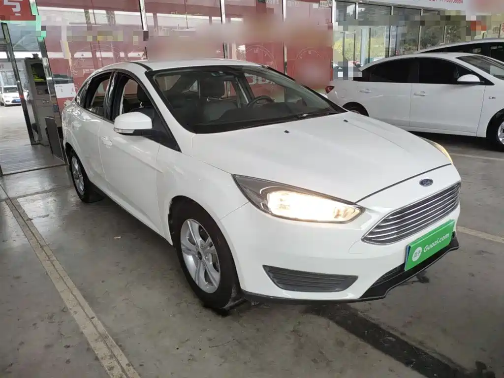 Focus 福克斯 2018款 三厢经典 1.6 L 手动舒适型智行版