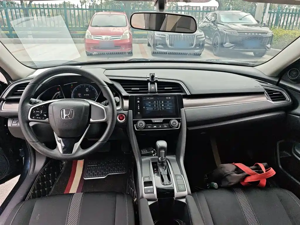 Civic HATCHBACK 220 TURBO CVT New Sharp Control