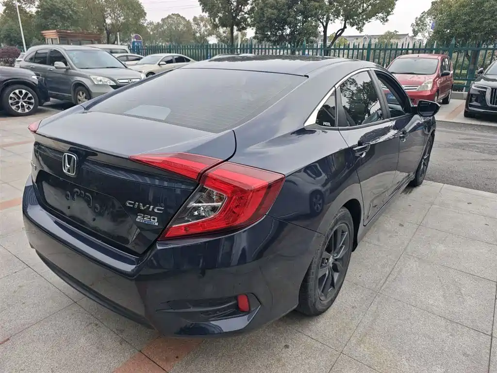 Civic HATCHBACK 220 TURBO CVT New Sharp Control