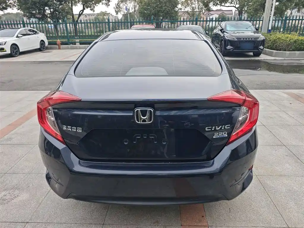 Civic HATCHBACK 220 TURBO CVT New Sharp Control