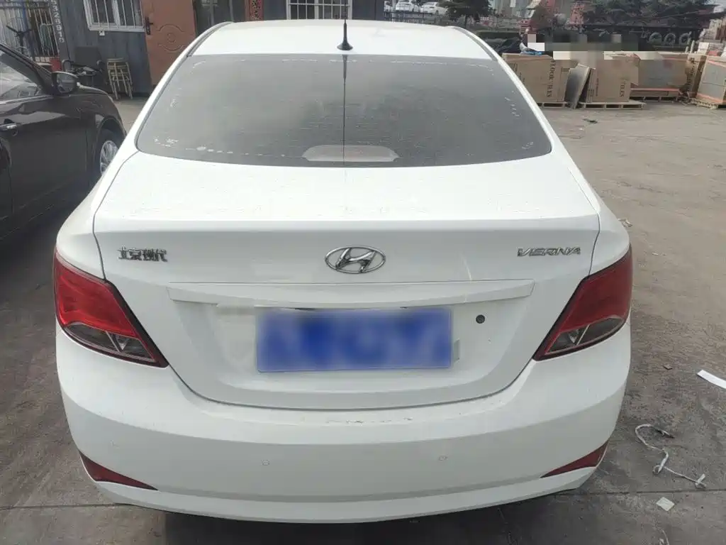 Accent 1.4 L Auto Intelligent GLS