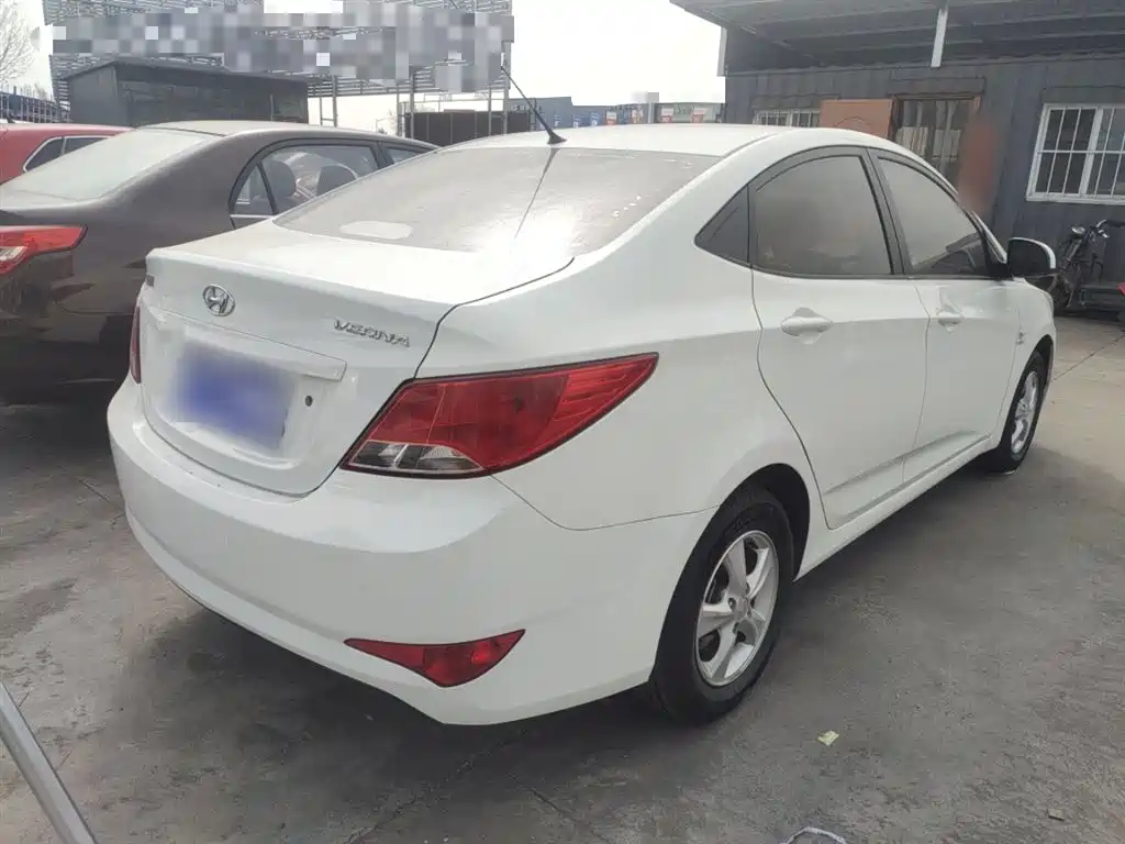 Accent 1.4 L Auto Intelligent GLS
