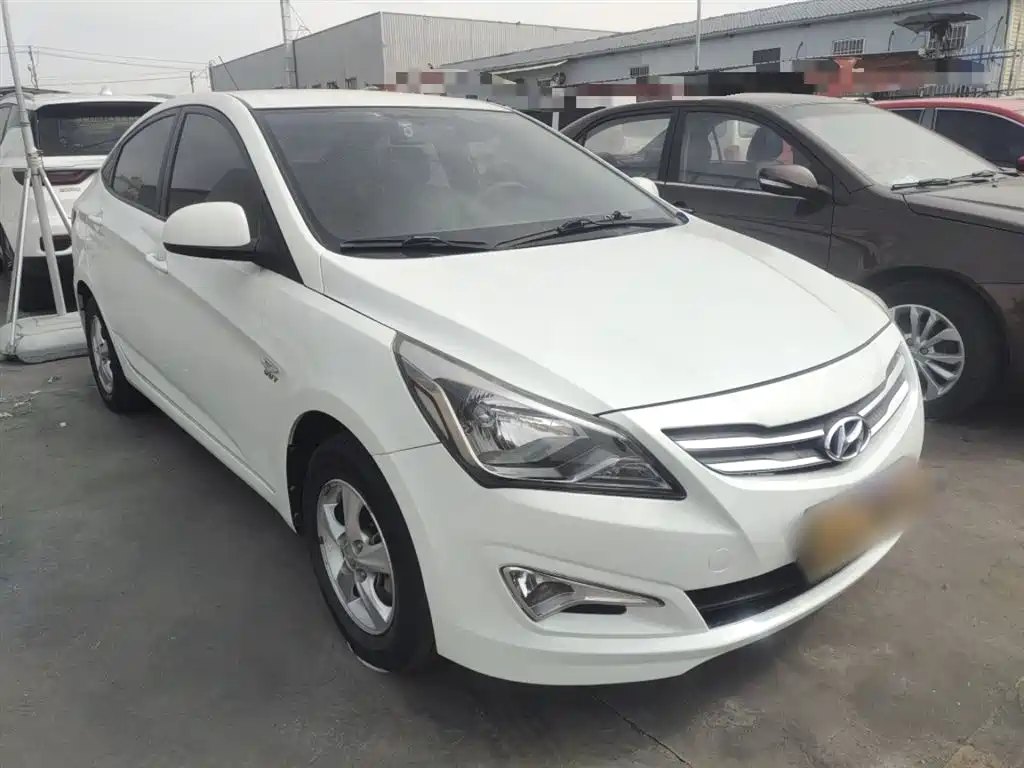 Accent 1.4 L Auto Intelligent GLS