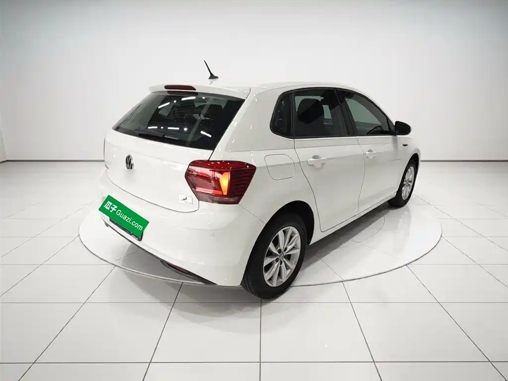 Polo Plus 1.5 L Auto Colorful Tech
