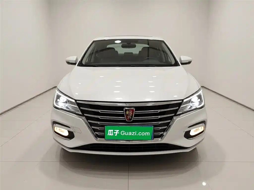 Roewe i5 1.5 L Auto 4 G Connected Leading Luxury Flagship