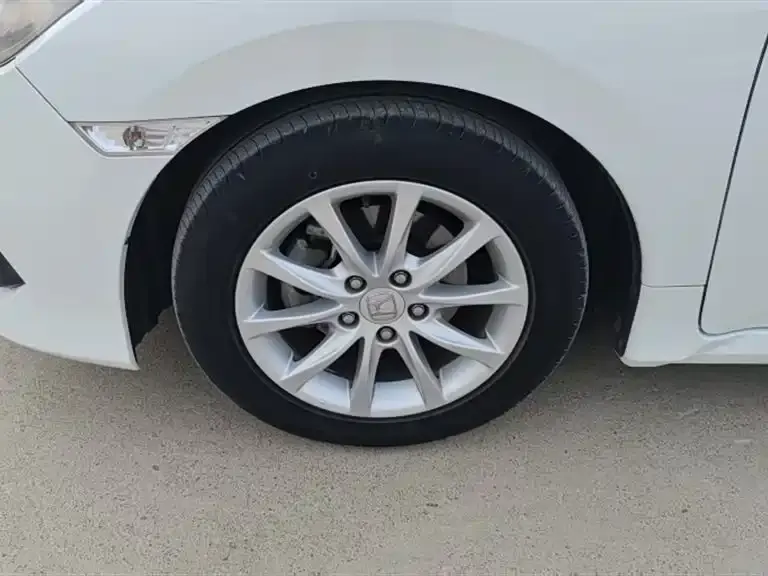 Honda Civic 180 TURBO CVT Comfort
