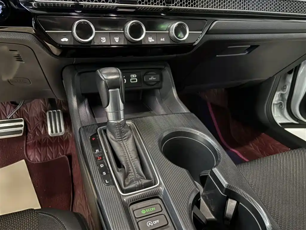 Integra 240 TURBO CVT Phantom Night · Tech