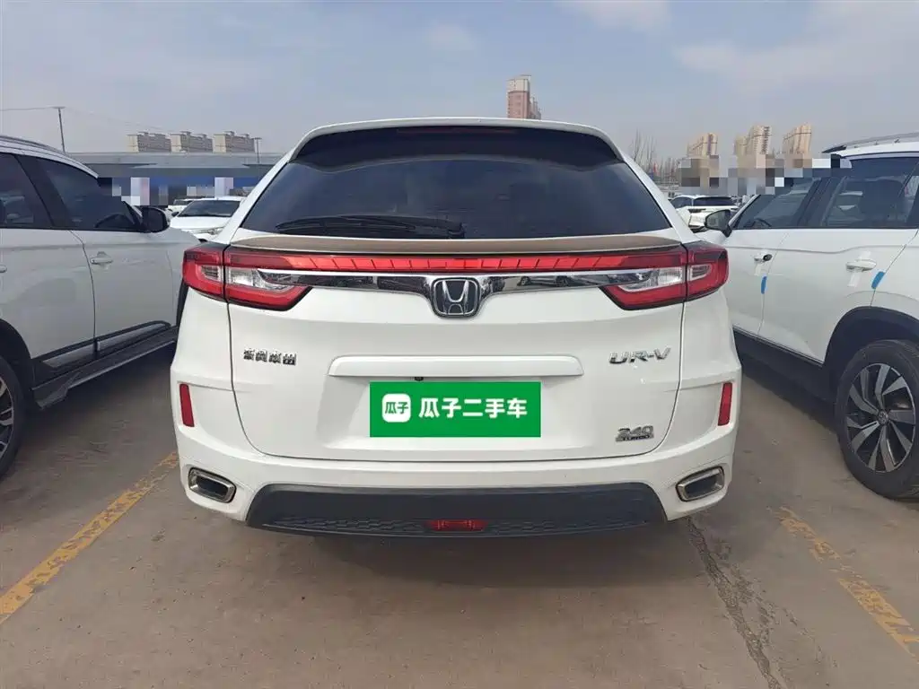 Honda UR-V 240 TURBO 2 WD Classic CN-V