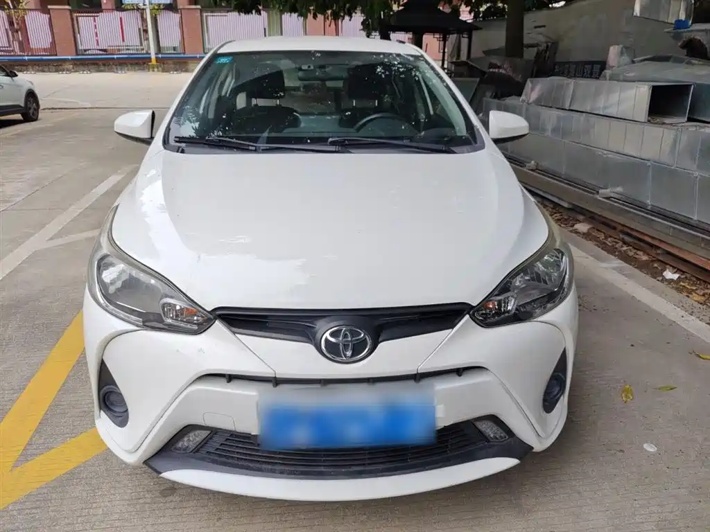 YARiS L Zhixiang 1.5 L CVT Leading