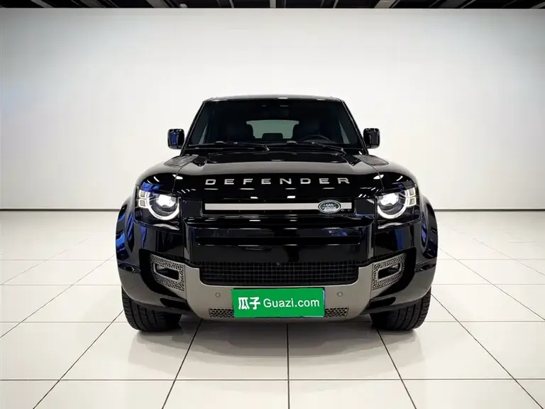 Land Rover Defender 110 3.0 T P400 X-Dynamic HSE