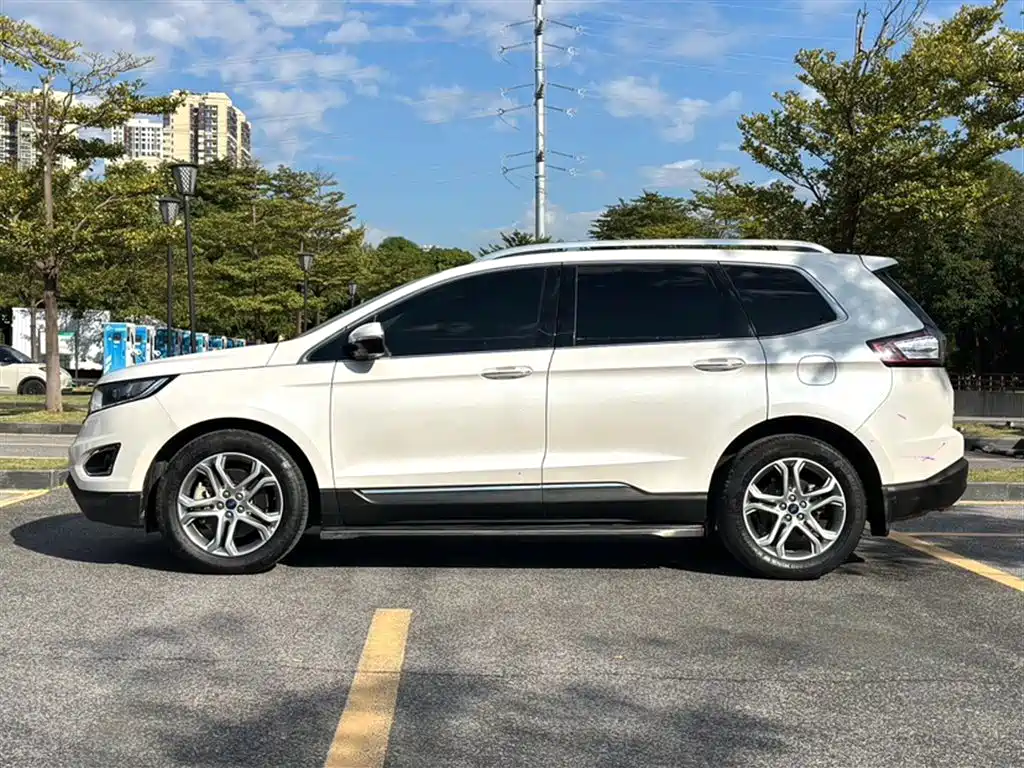 Edge EcoBoost 245 2 WD Grand Sharp 7-seat CN-V