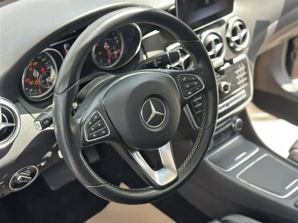 Mercedes-Benz GLA GLA 200 Dynamic
