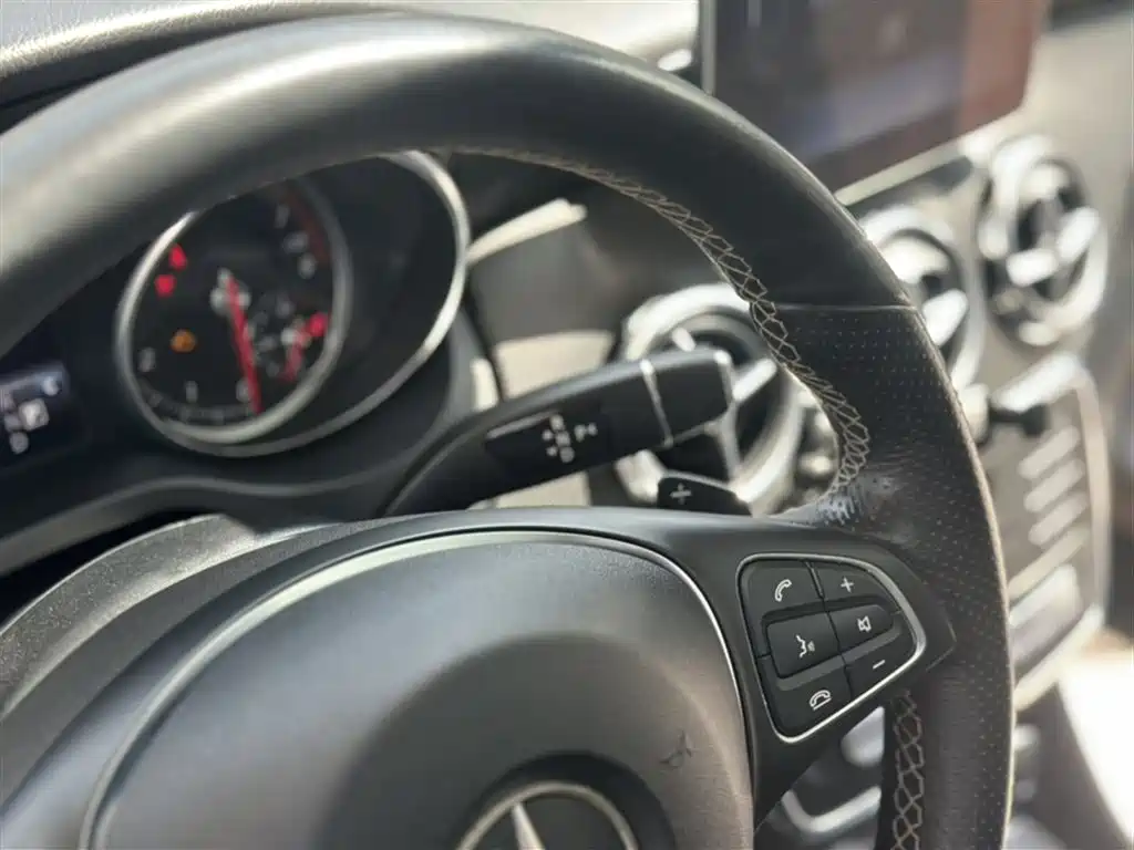 Mercedes-Benz GLA GLA 200 Dynamic