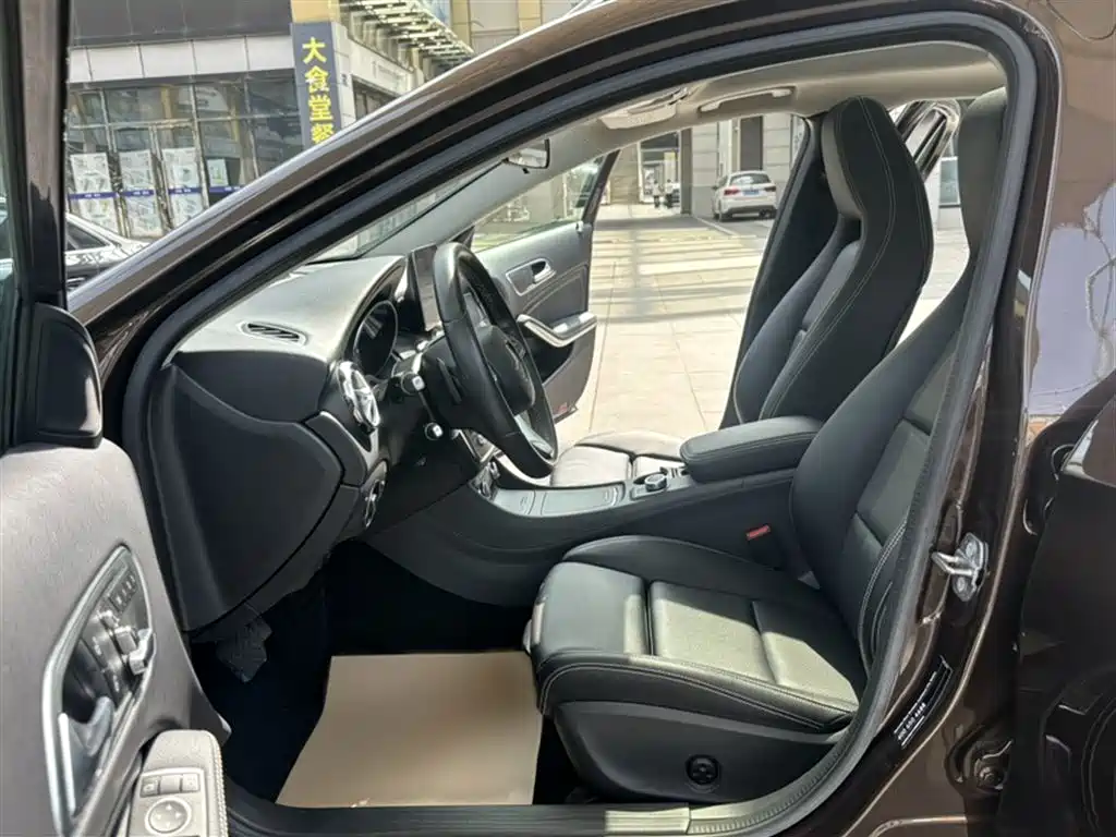 Mercedes-Benz GLA GLA 200 Dynamic