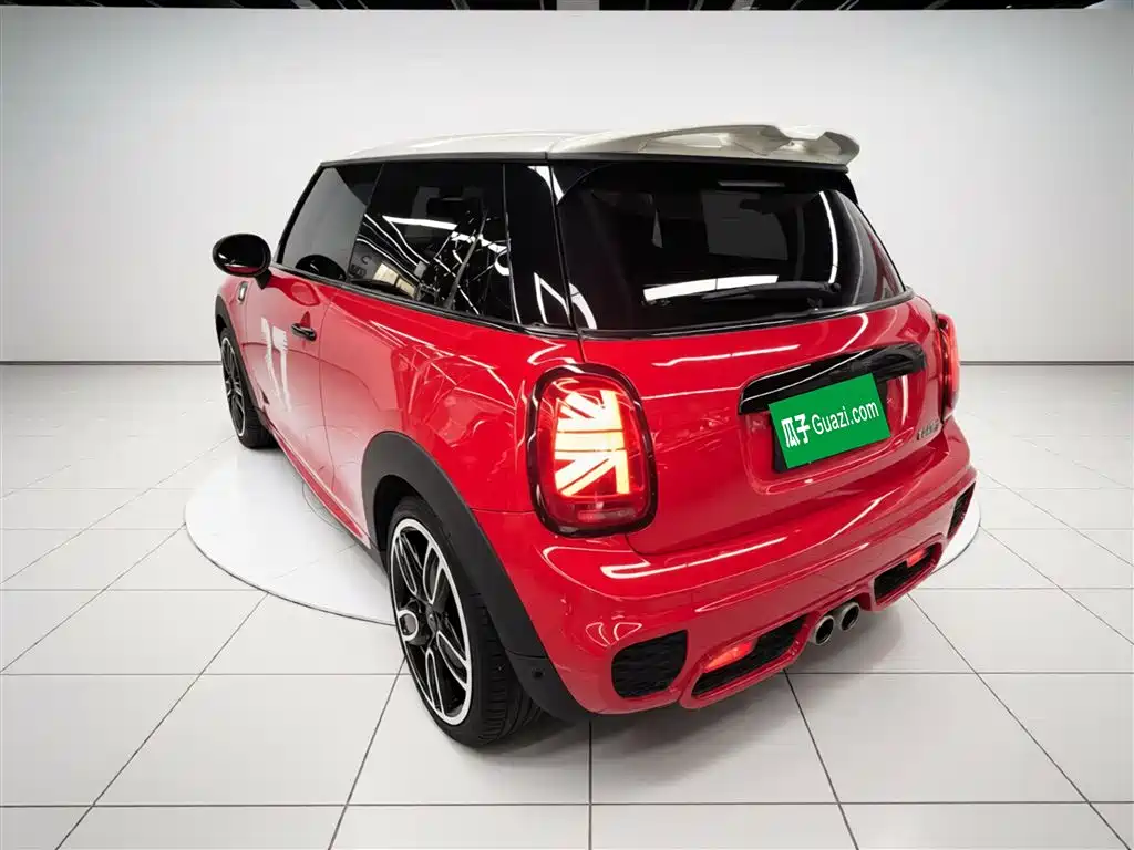 MINI 2.0 T COOPER S Racer