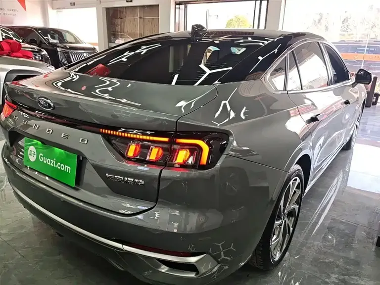Ford Mondeo EcoBoost 245 Supreme