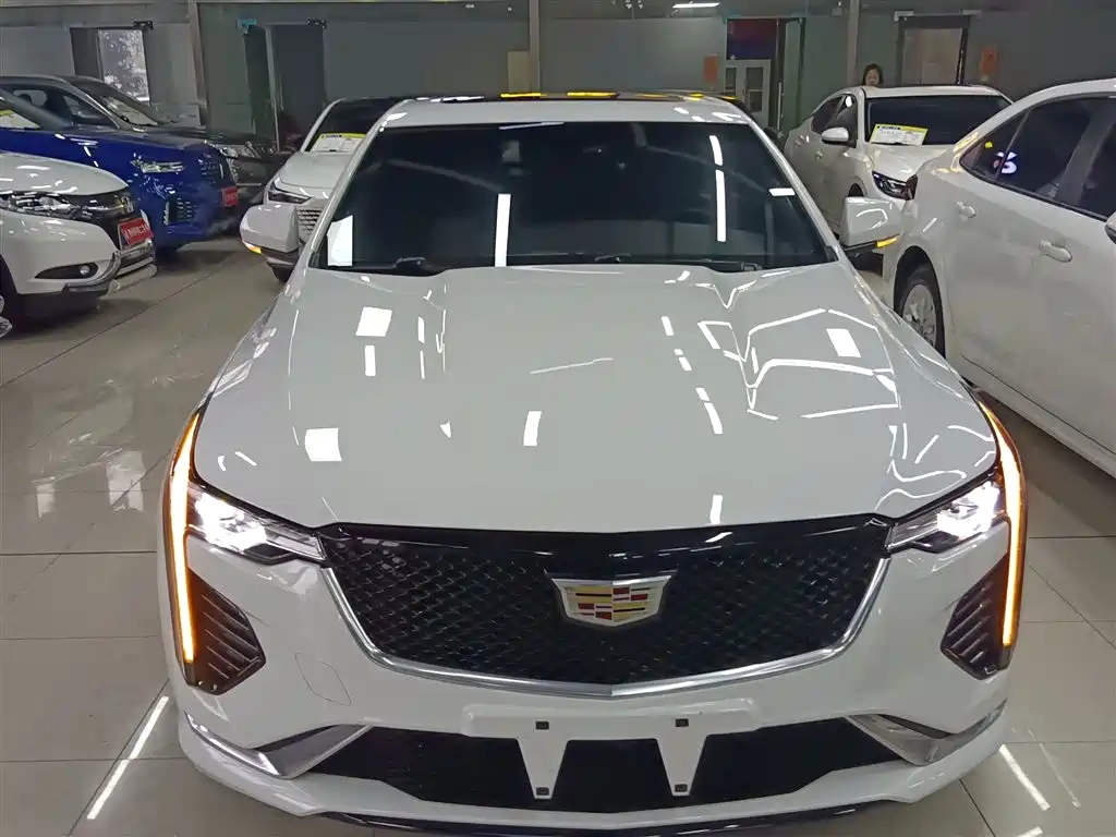 Cadillac CT4 28 T Style