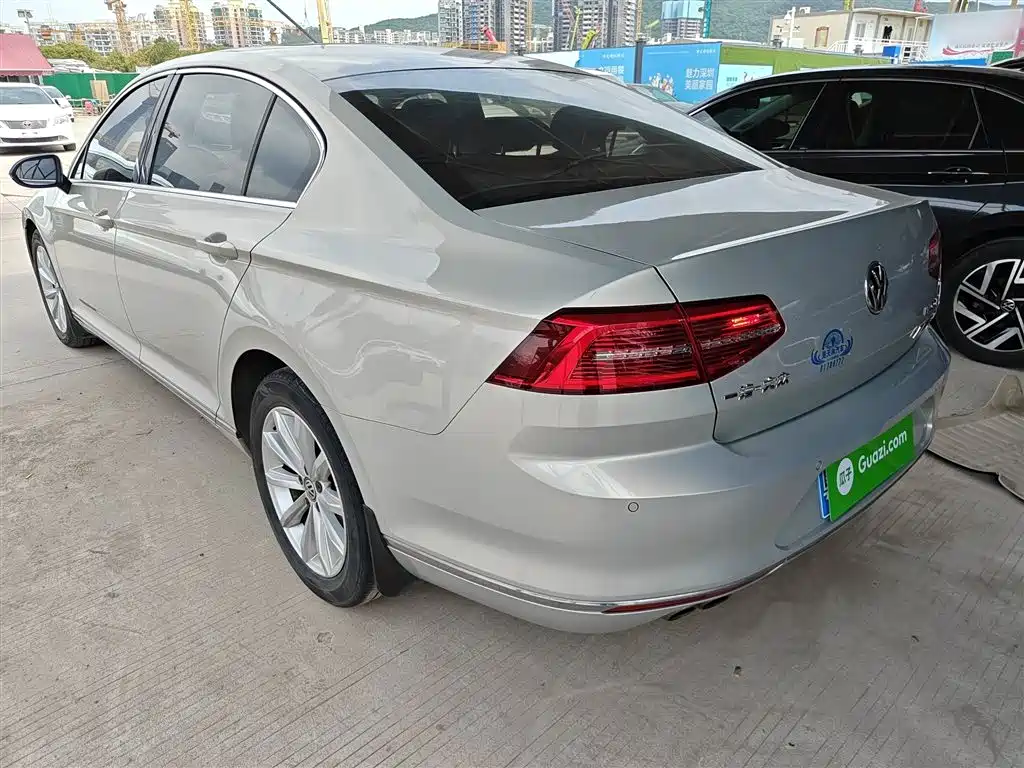 Magotan 330 TSI DSG Leading