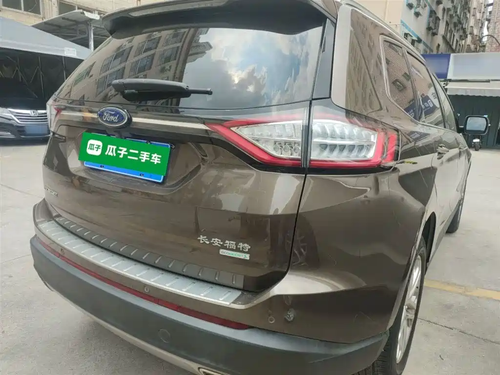 Edge EcoBoost 245 2 WD Grand Sharp 7-seat CN-V