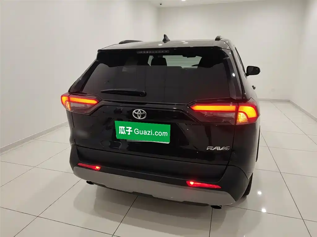 RAV4 2.0 L CVT 2 WD Style Plus