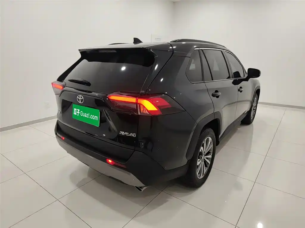 RAV4 2.0 L CVT 2 WD Style Plus