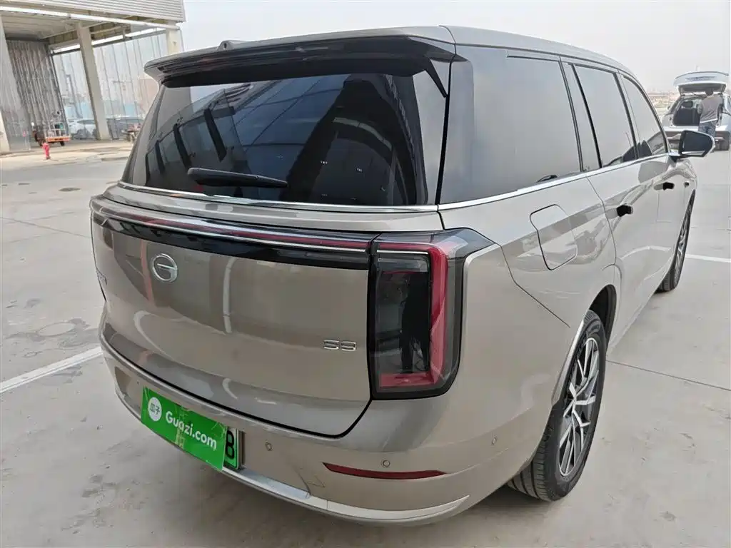 Trumpchi Xiangwang S9 Qiankun UItra 6-seat