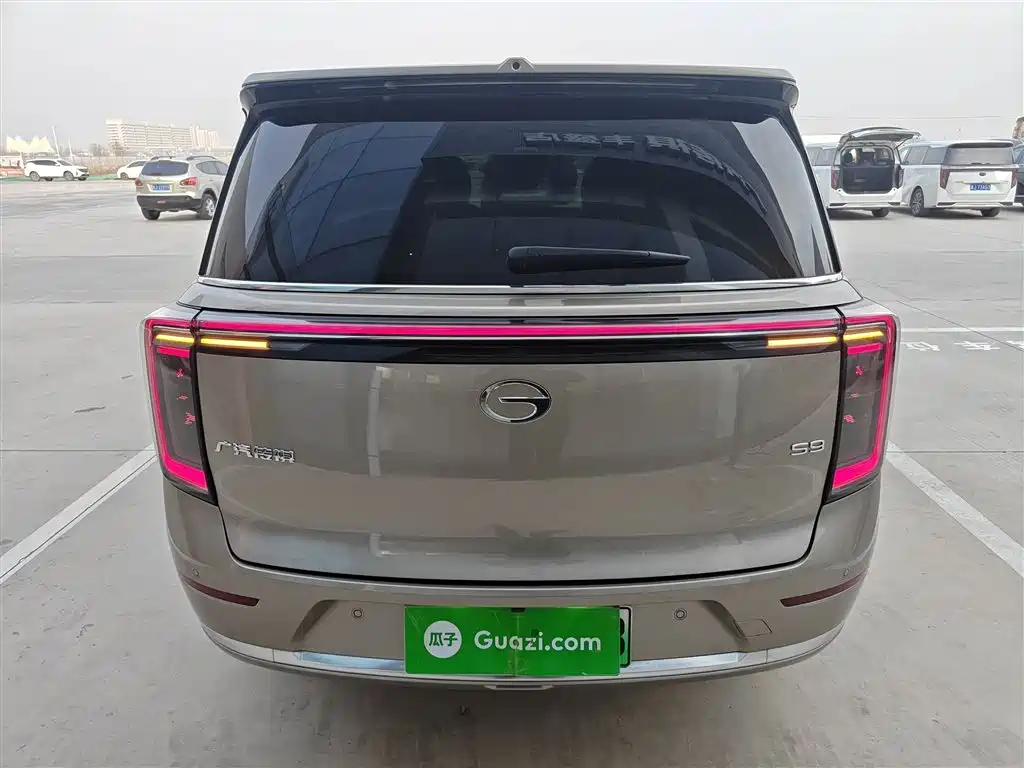 Trumpchi Xiangwang S9 Qiankun UItra 6-seat