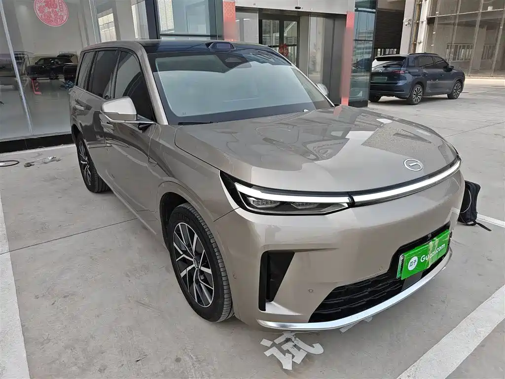 Trumpchi Xiangwang S9 Qiankun UItra 6-seat
