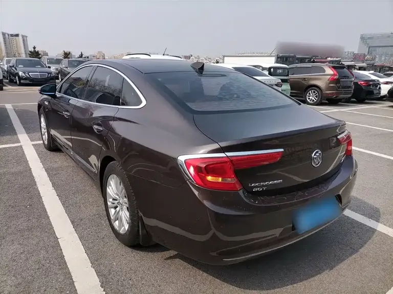 Buick LaCrosse Facelift 20 T Leading