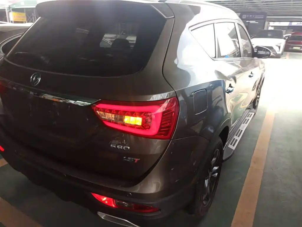 Fengguang 580 1.5 T CVT Luxury