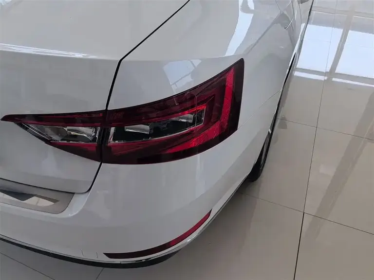 Skoda Superb TSI280 DSG Creation