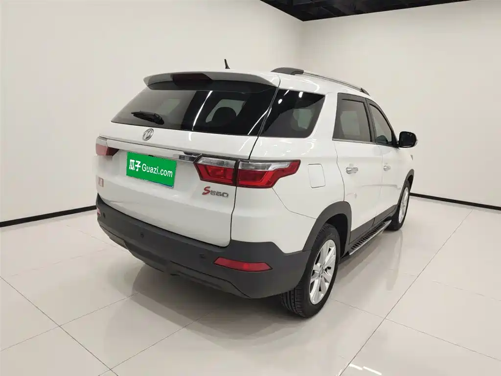Fengguang S560 风光S560 2018款 1.8 L CVT精英型 7座
