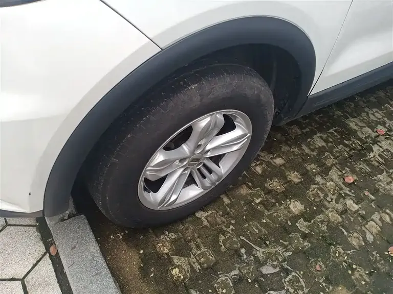 Qoros 5 Facelift 1.6 T Auto Leading